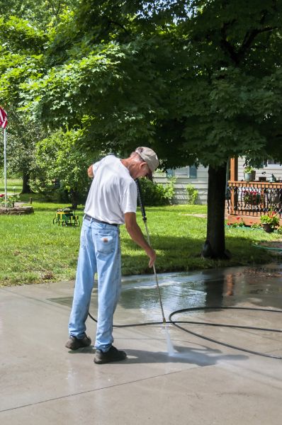 Driveway Concrete Cleaning in Charleston