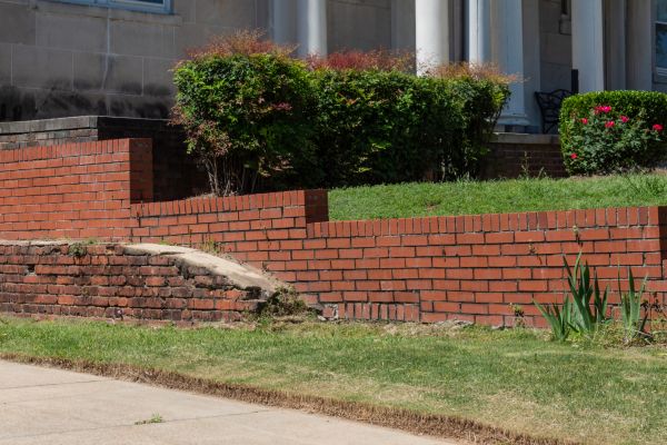Retaining Wall Cleaning in Charleston