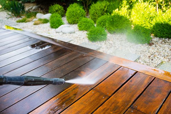 Deck Cleaning in Charleston
